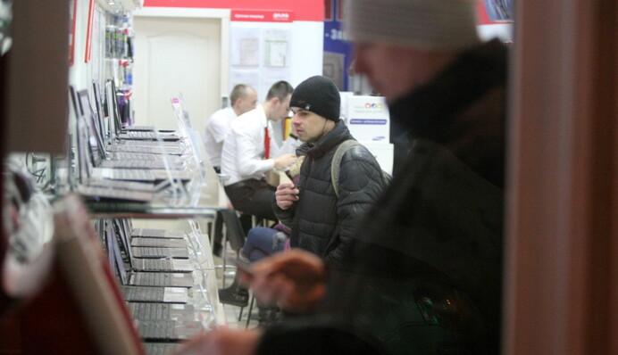 Кабмин вводит специальный импортный сбор