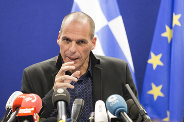 Греция ждет от Евросоюза легких денег