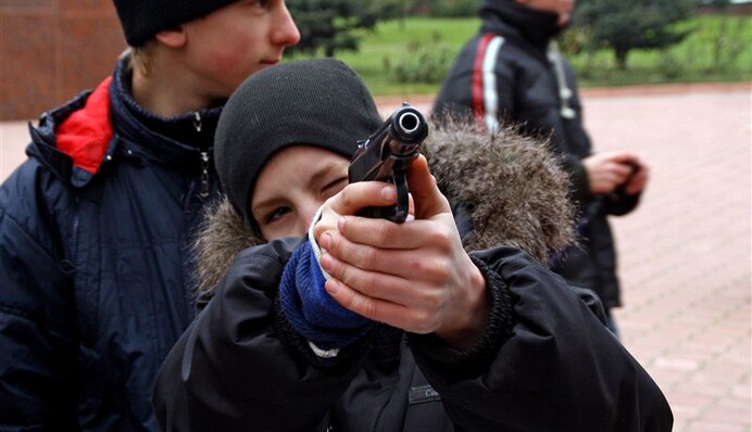 Детям запрещают играть в войну