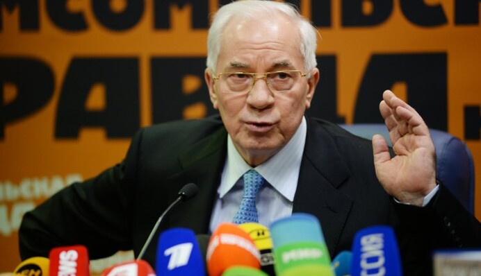 Николай Азаров замолвил слово за Владимира Путина