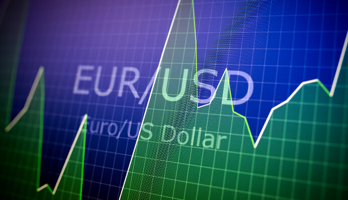 «Украинская биржа» спекулирует на валюте