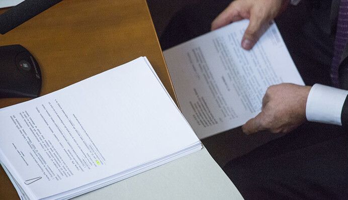 Парламент решил не скрывать правду