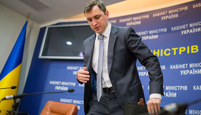 Злоупотребления переложили на премьера