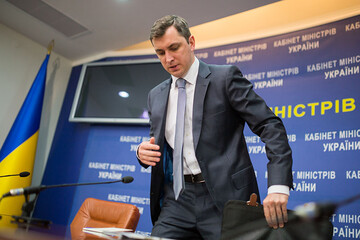 Злоупотребления переложили на премьера