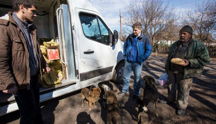 Как живут в зоне АТО: фоторепортаж из поселков-призраков