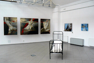 Художники показали «слеш» войне