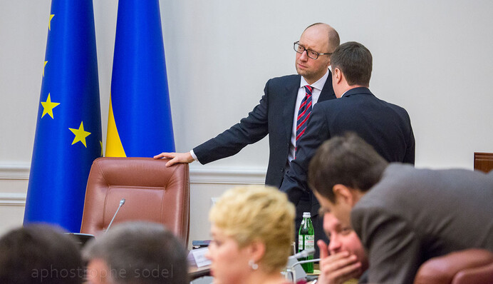 Грозит ли Украине дефолт и как от него спастись