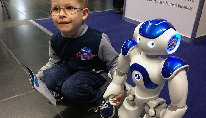 В Киеве появились умные роботы: опубликованы фото и видео