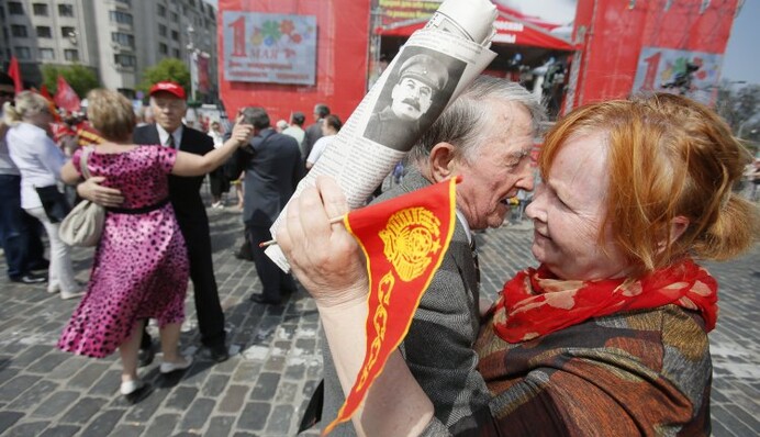 Коммунисты против 