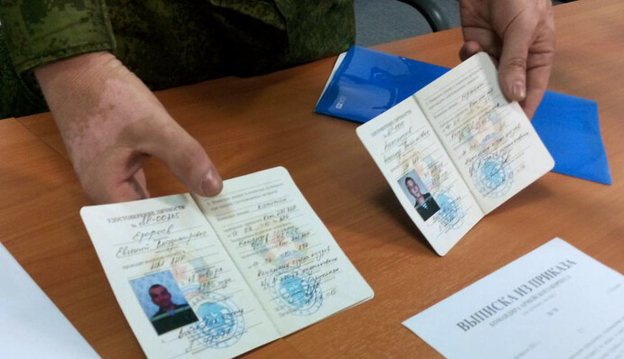 Они заблудились, что теперь скажет Путин? Соцсети о пленных российских военных на Донбассе