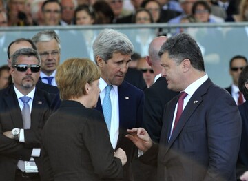 Порошенко против Путина. Чем закончится война за симпатии Запада