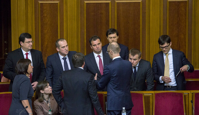 Депутаты недовольны Кабмином Яценюка: кого из министров уволят первым