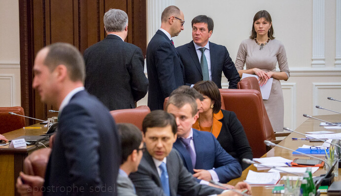 Скандал вокруг борьбы с коррупцией: кто и за что подал в суд на Кабмин