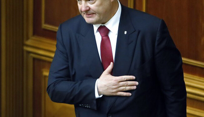 Порошенко был недоволен собой и пообещал Яценюку перемены: подробности обращения к Раде