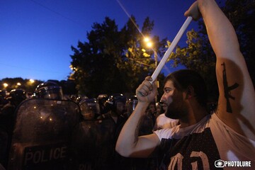 Почему Армения вышла на свой Майдан: рассказы очевидцев