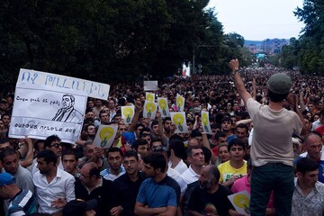 Только один антироссийский лозунг: участники протестов в Армении о своем "Майдане"