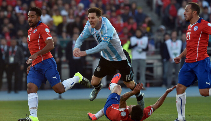 Чили останавливает Месси и Аргентину. Видеообзор финала Кубка Америки