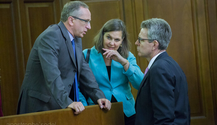 Особый статус Донбасса: Украина становится заложницей соглашений Путина и Обамы