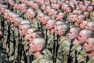 Перед угрозой вторжения: почему резко увеличен бюджет украинской армии