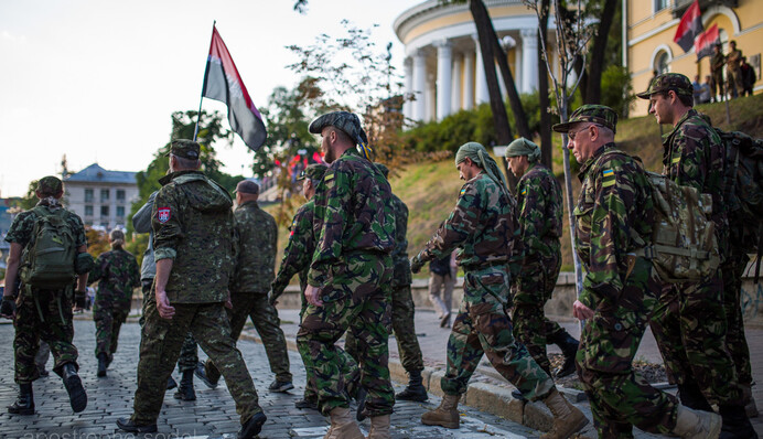 Между Донбассом и 