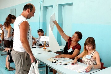 "Титушки", гречка, как при Януковиче: соцсети о скандальных выборах в Чернигове