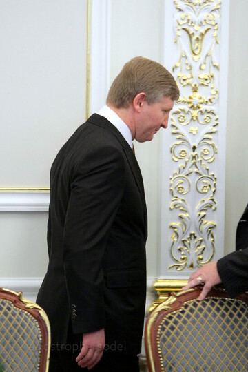 У Ахметова отбирают контроль над крупной энергокомпанией