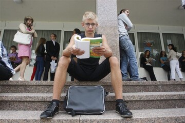 Учиться стало дороже: самые популярные вузы Украины и цены. Инфографика