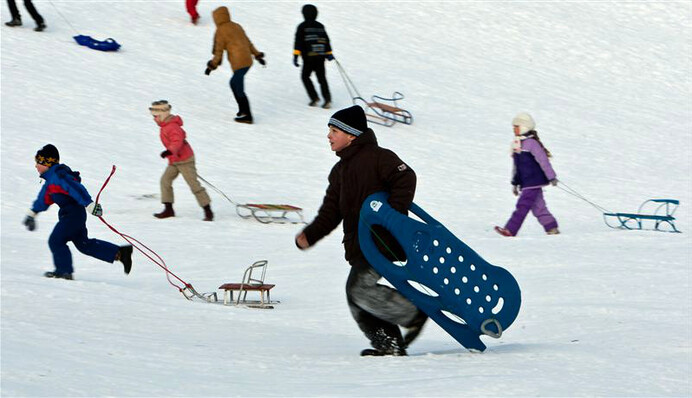 Кабмин решил сэкономить. Школьникам и студентам Украины хотят продлить каникулы