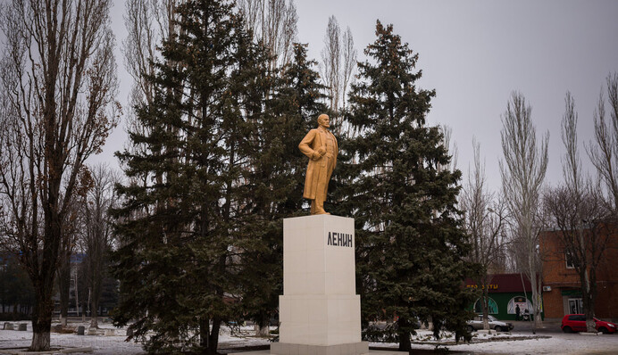 Власть назвала две причины сноса памятников Ленину в Украине