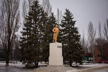 Власть назвала две причины сноса памятников Ленину в Украине