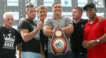 Усик нокаутировал Мюллера: видео и хроника боя