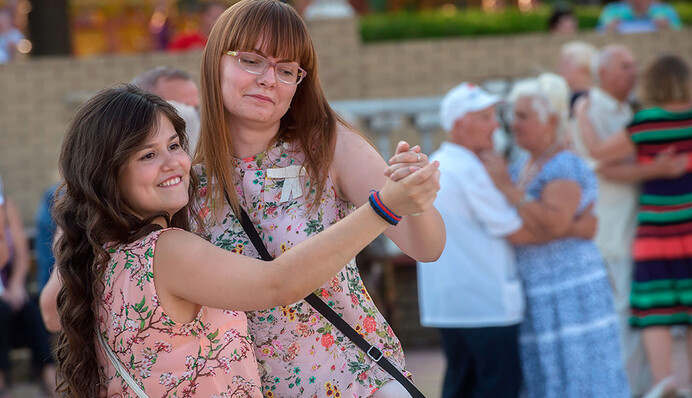 Донецк встретил День шахтера с Кобзоном и без зарплат: репортаж и фото из занятого ДНР города