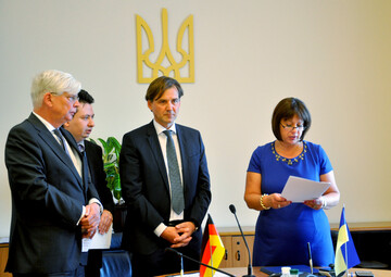 Германия даст Украине денег, чтобы рассчитаться с долгами: эксклюзивные детали сделки