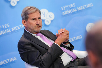 Когда украинцам станет лучше от сближения с ЕС, и что будет с визами,— прогноз еврокомиссара Хана