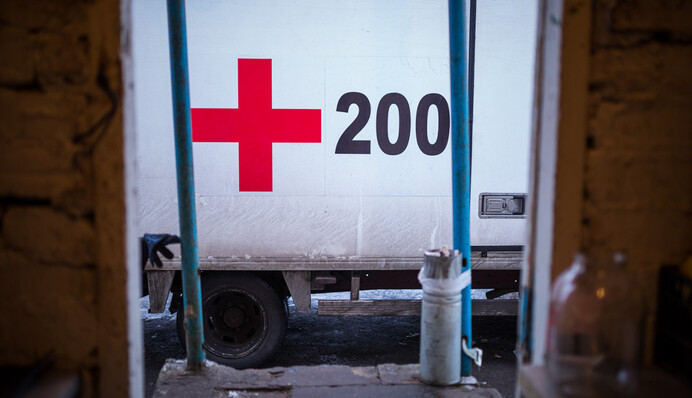 Как из зоны АТО забирают тела погибших: фото, видео и репортаж из-под Донецкого аэропорта