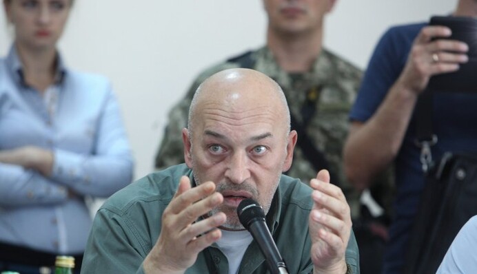 Приезжают депутаты и скандалят из-за контрабанды: видео и репортаж из зоны АТО