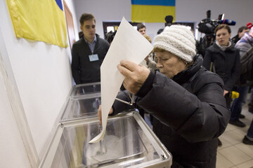 СМИ считают, что киевская власть боится проиграть выборы