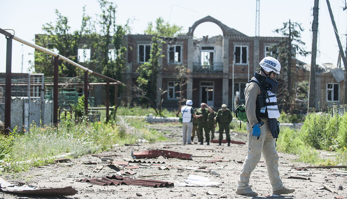 Подмоченная репутация: почему на Донбассе не доверяют специалистам ОБСЕ