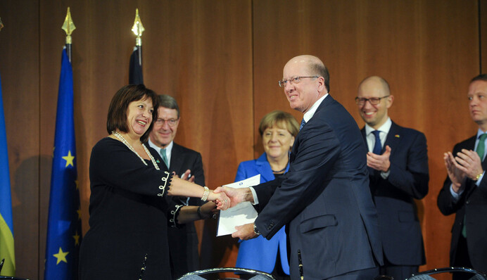 Украина нашла деньги на газ, но у депутатов есть претензии