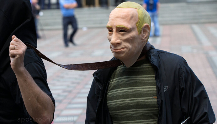 Западу даже не нужно продавать Путину веревку