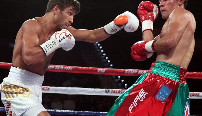 Василий Ломаченко добился нового триумфа: видео нокаута в бою с Коасича