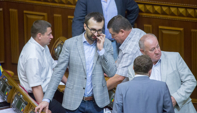 Скандал в БПП: как происходит раскол во фракции Порошенко