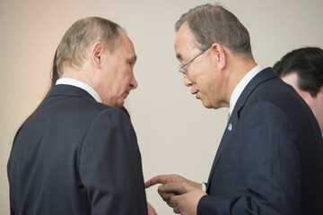 Новые "победы": соцсети резко высмеяли Путина за опоздания и "мирный" самолет