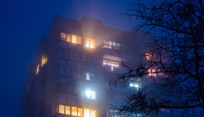 Россия получила акулу в бассейне: соцсети бурно обсуждают подачу света в Крым