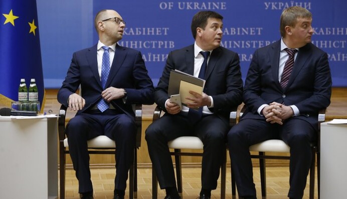 Борьба за власть. Кого уволят и оставят в Кабмине Яценюка