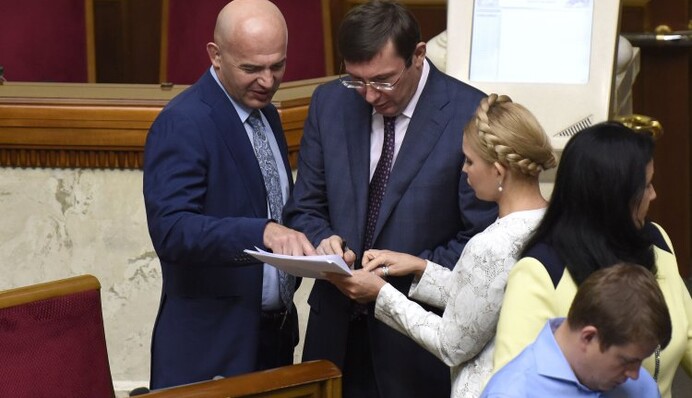 Порошенко и Тимошенко поделили Украину: карта