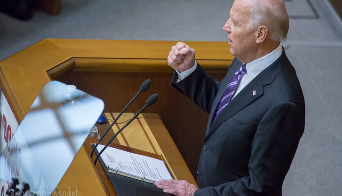 Шутки с Порошенко и выступление в Раде: о чем Байден говорит в Киеве