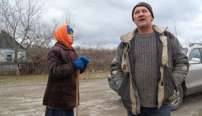Против Украины никто не выступает, но боевики рядом: фото и видео с Донбасса