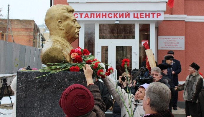 Путину предложили опыт маньяка и убийцы: соцсети высмеяли новый культ Сталина в РФ