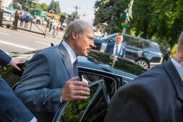 Лукашенко угрожает Украине торговой войной